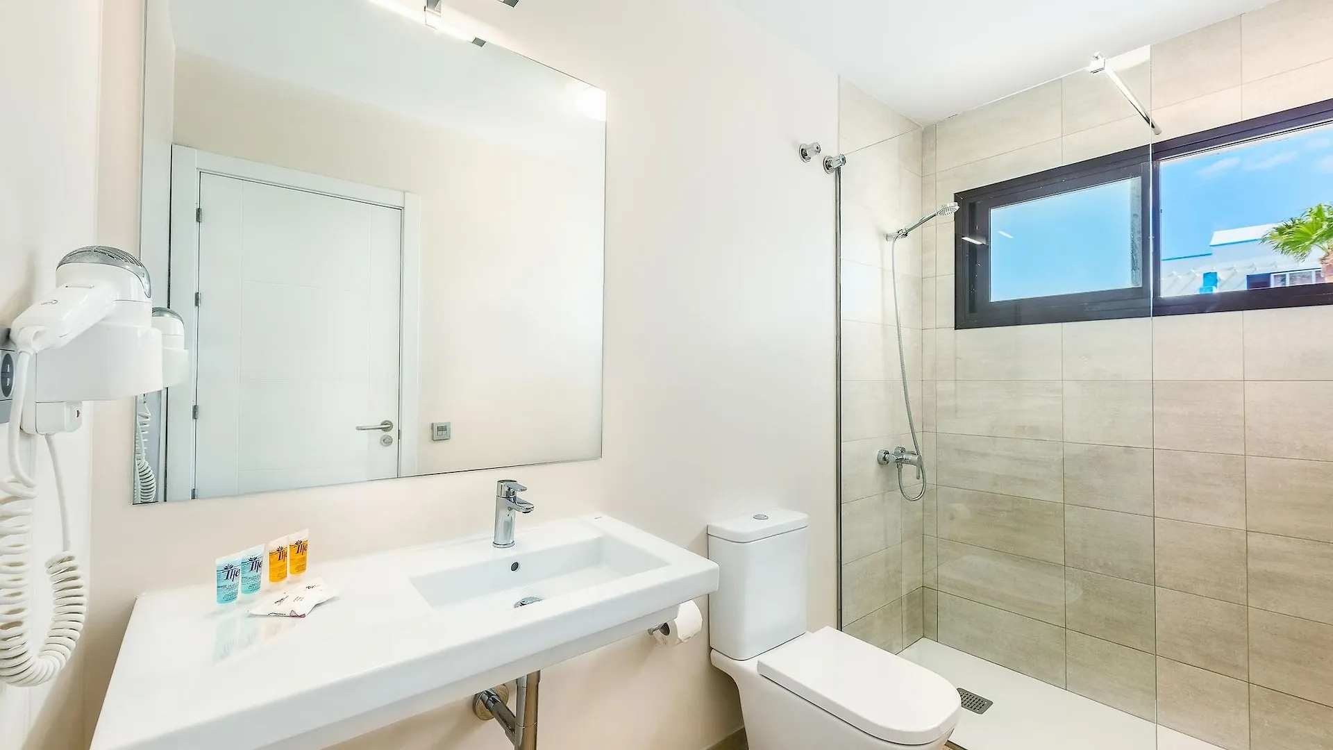 Rosamar Apartamentos Puerto del Carmen  2*, Puerto del Carmen (Lanzarote)